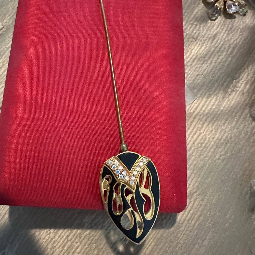 Antique Elegant Black and Gold Pendant hat pin
